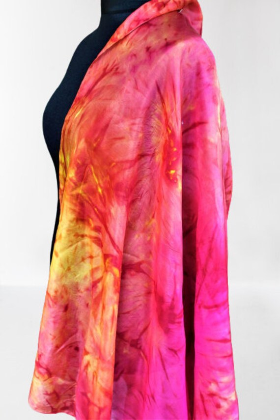 Seide Schal Rot Gelb Batik Handgemachte Vintage Zubehör Sommergeschenk Für Sie von RetroFashionistaShop