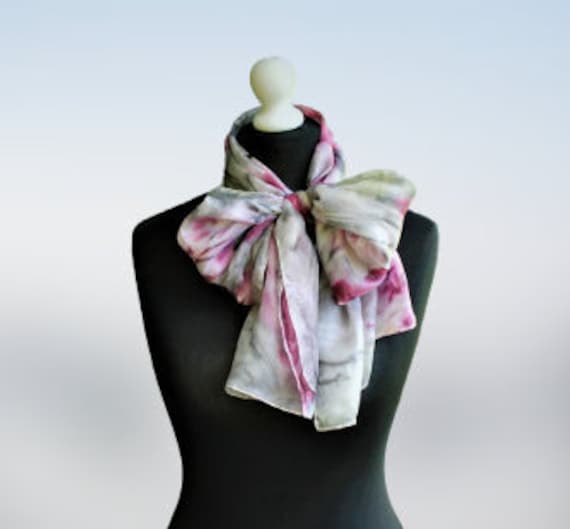 Seiden Vintage Schal Batik Lila Wickelschal Frauen Geschenk Für Sie von RetroFashionistaShop