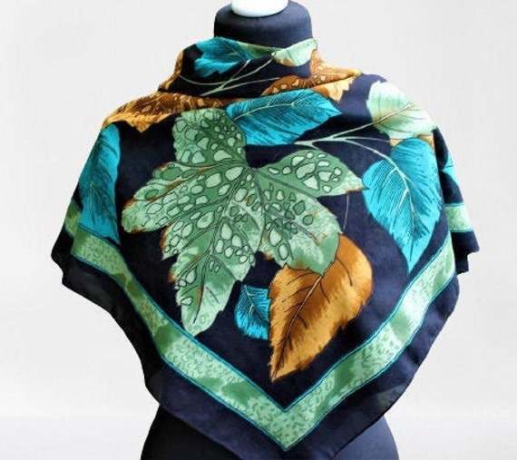 Vintage Schal Schwarz Braun Grün Blätter Muster Frauen Accessoire Hale Geschenk Für Sie von RetroFashionistaShop