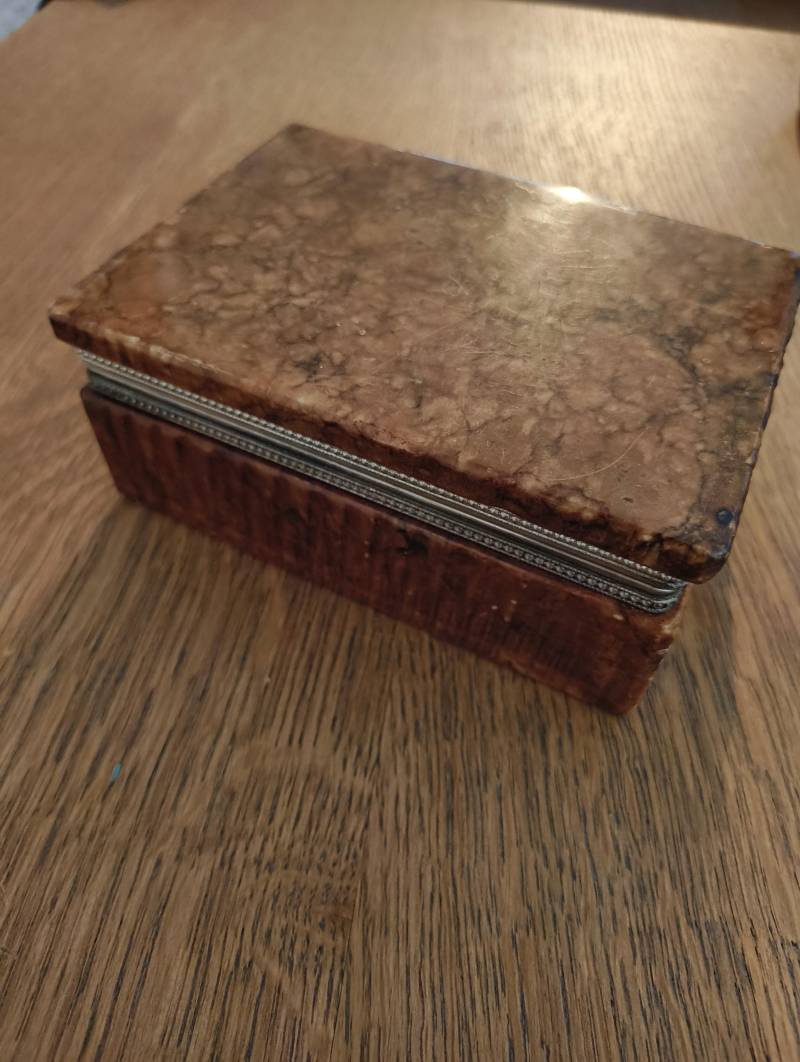 Alabaster Jewelry Box Of Italian Design From 1960S/70S. Vintage von RetroFindsCH