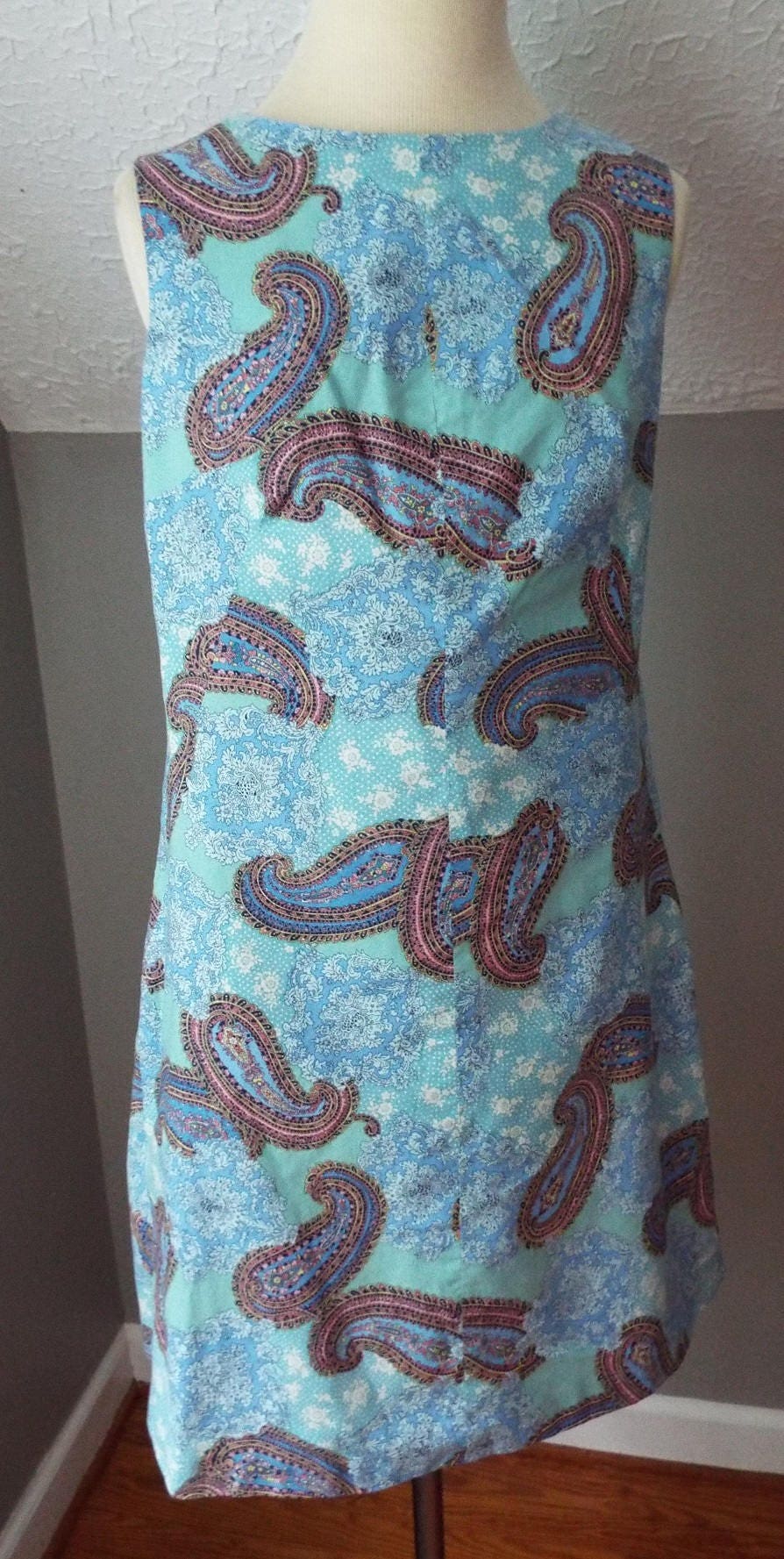 Vintage Ärmelloses Blaues Paisley Kleid von RetroGetgoVintage