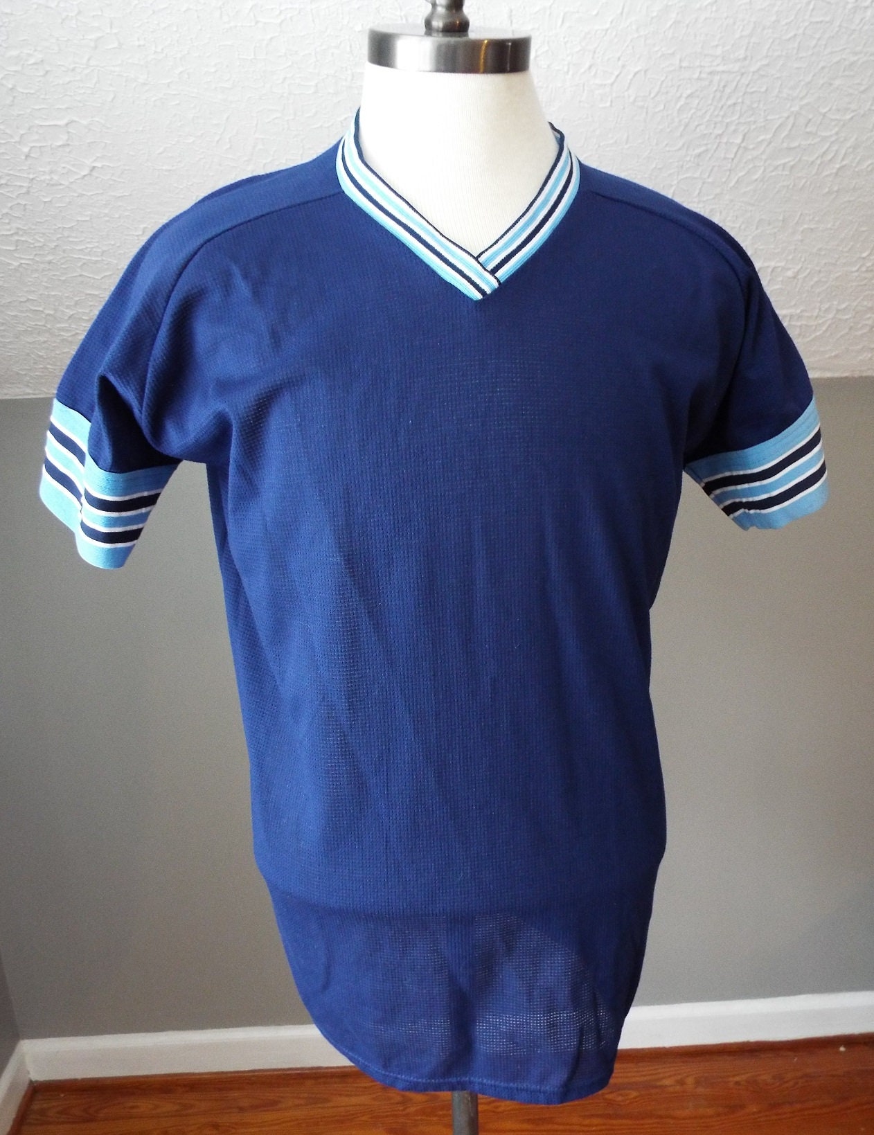 Vintage Kurzarm Jersey Von Venus Athletic Wear von RetroGetgoVintage
