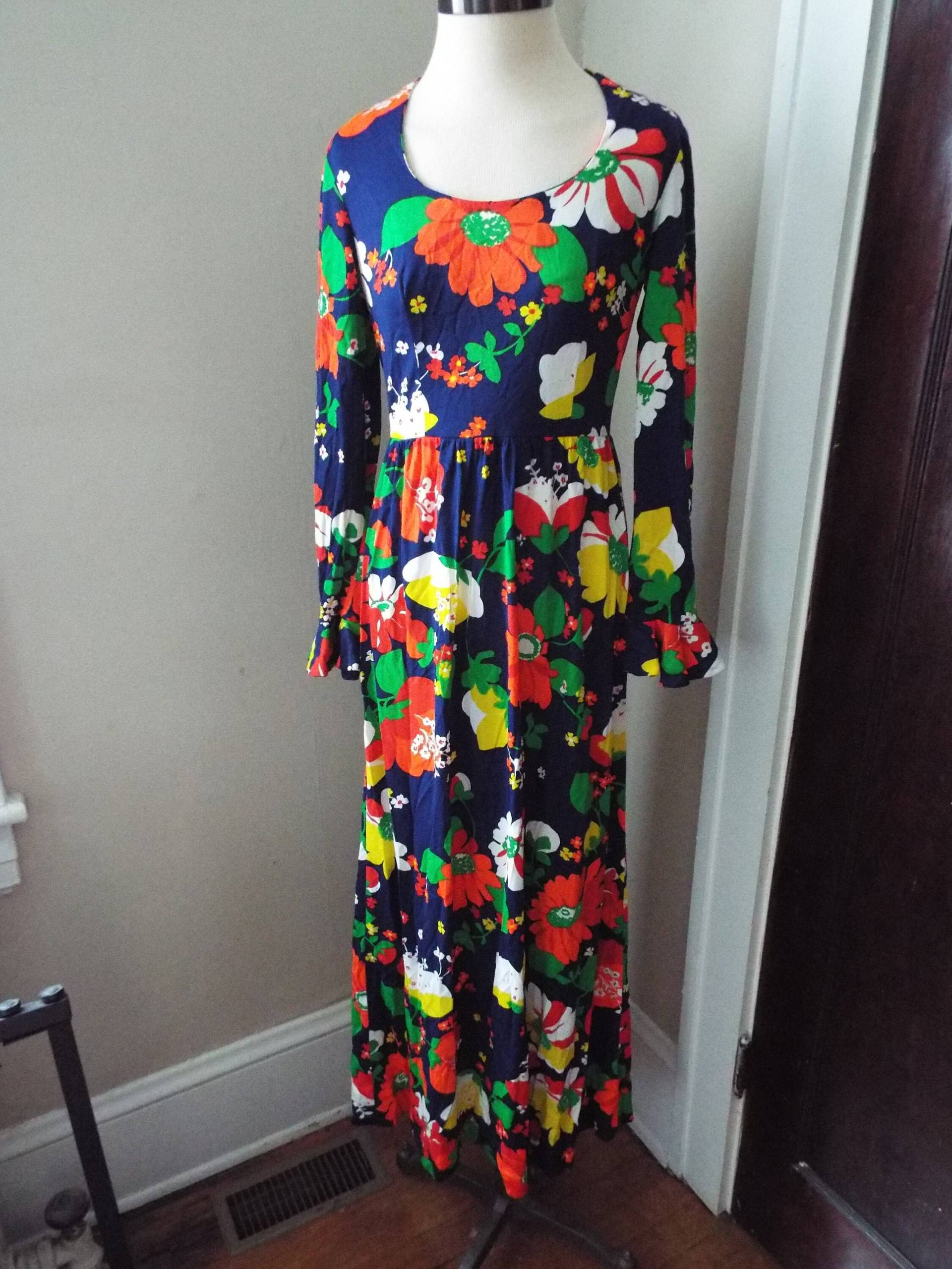 Vintage Langarm Blumen Print Maxi Kleid Von Keram von RetroGetgoVintage