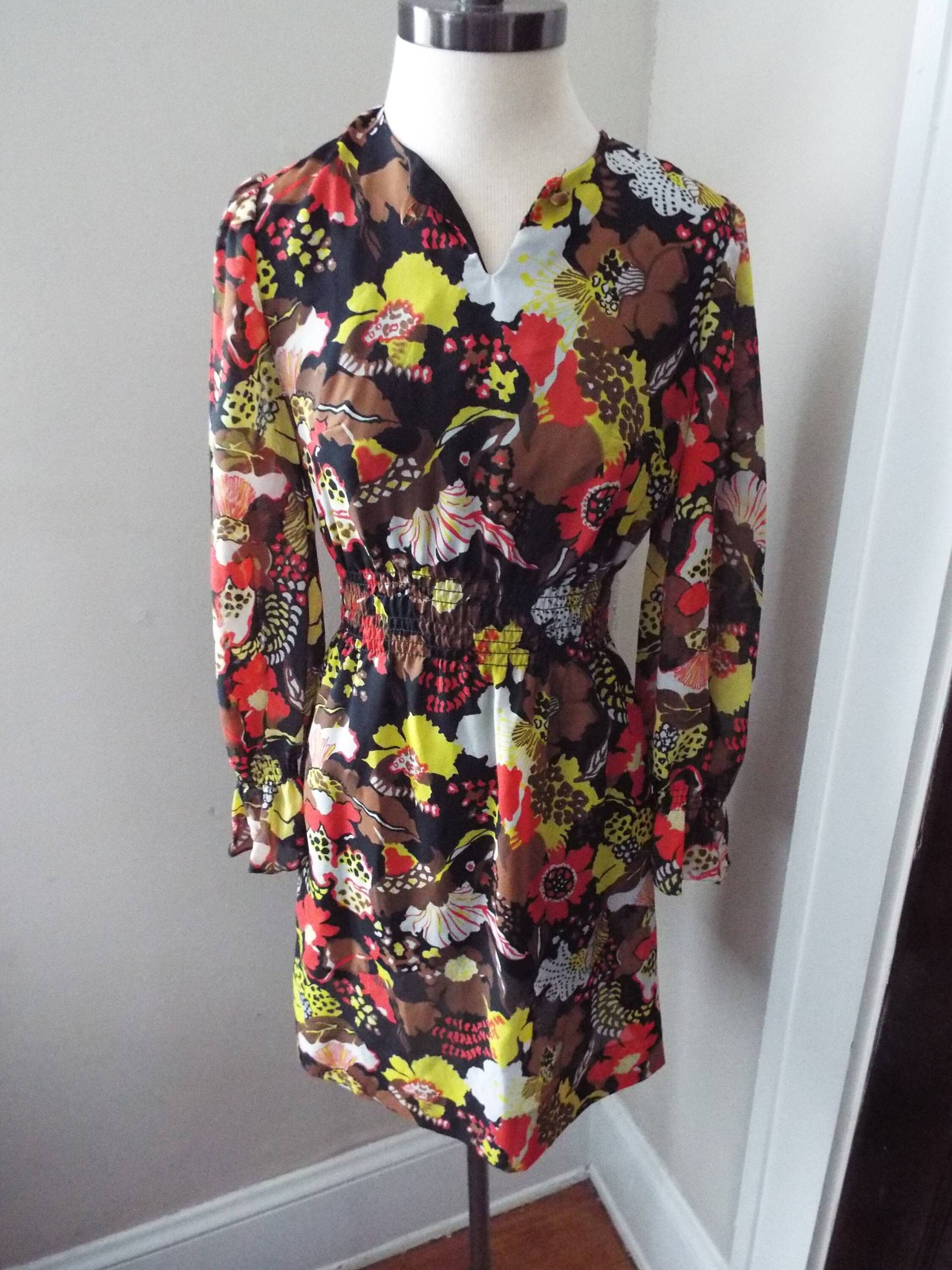 Vintage Langarm Floral Print Kleid von RetroGetgoVintage