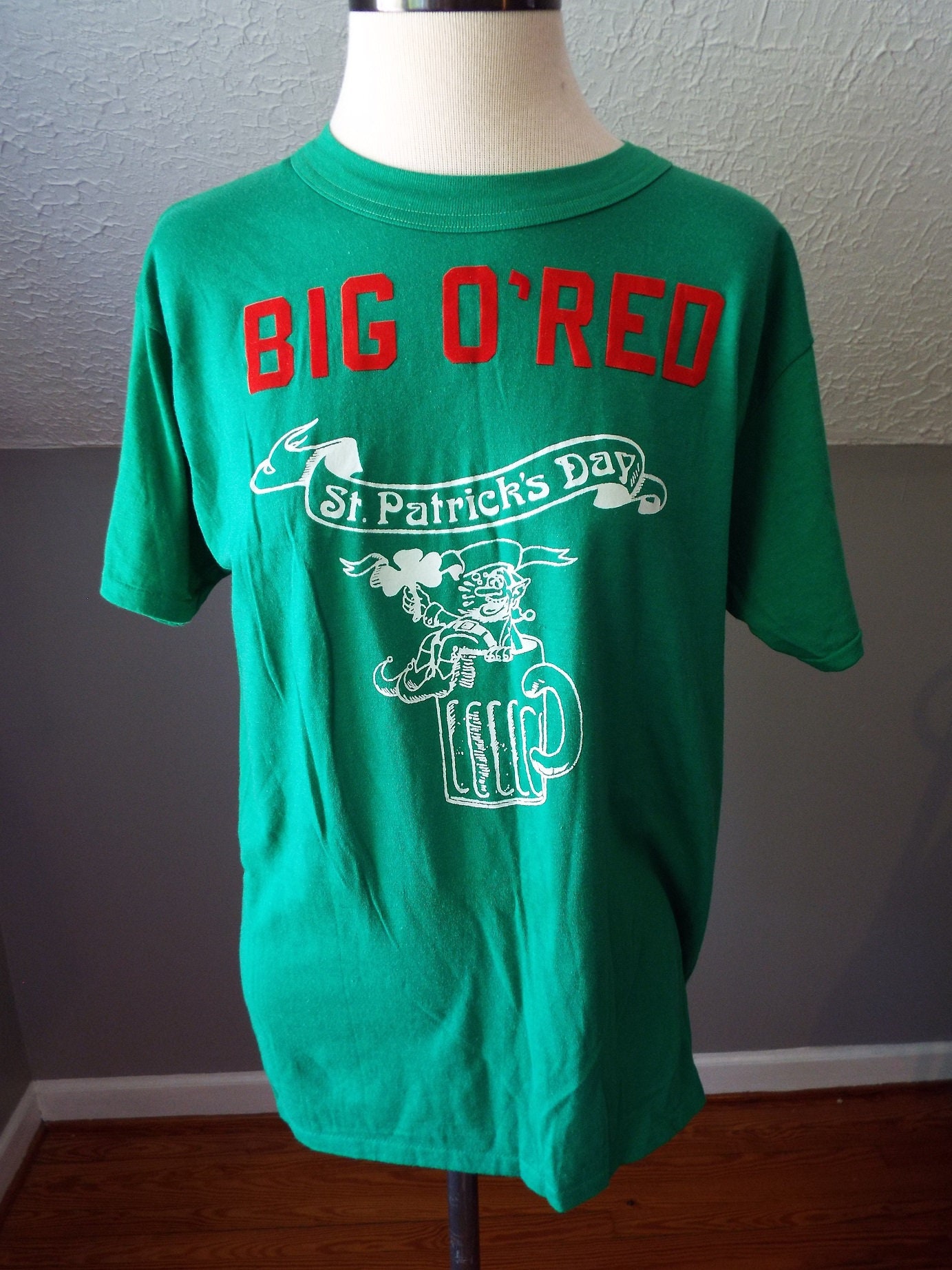 Vintage St. Patricks Tag T-Shirt Von Usa Ts von RetroGetgoVintage