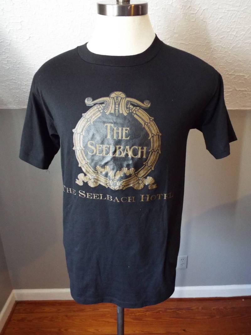 Vintage T-Shirt Mit Bügeleisen Von Devknit von RetroGetgoVintage