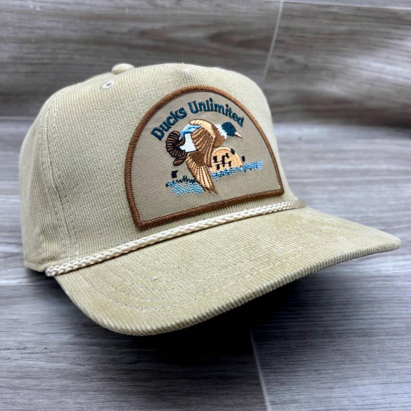 Retro Ducks Unlimited Patch Auf Hellbraunem Cord Hut von RetroHatCo