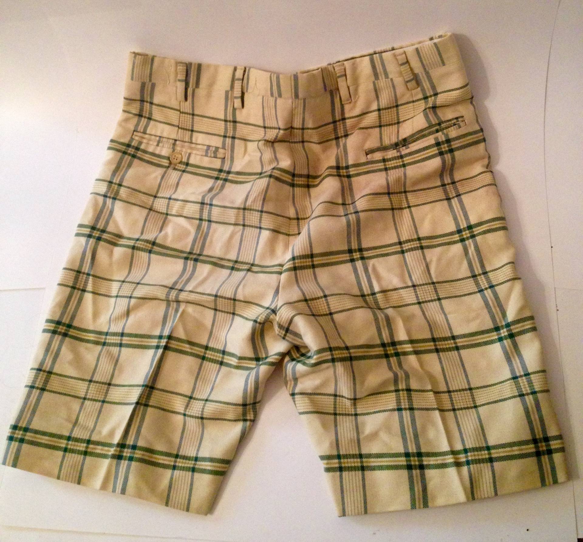 Adrette Karierte Shorts Adrette Karierte Shorts von RetroMetropolitan