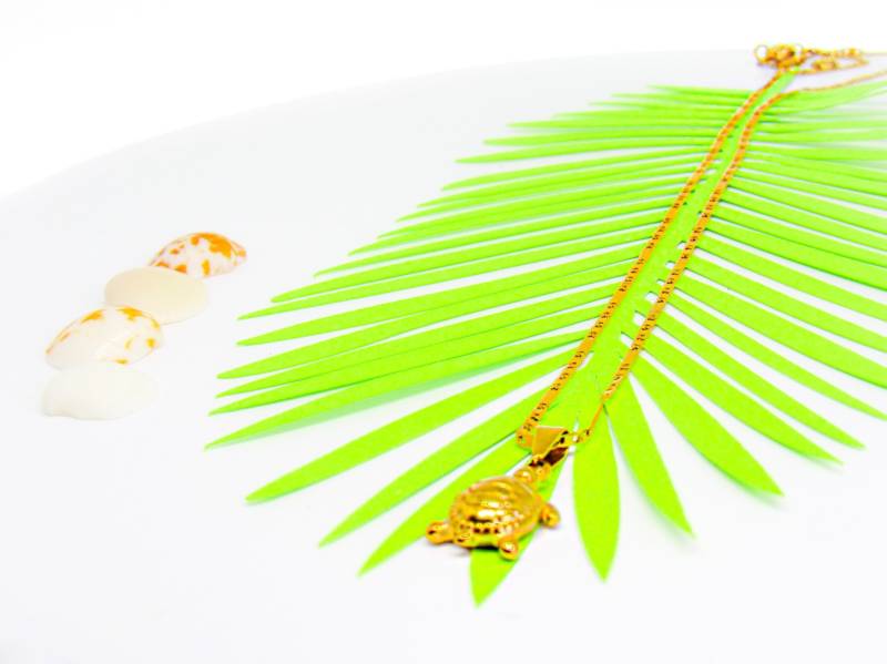 Gold Schildkröte Charm Halskette Bedeutungsvoller Schmuck Gold Schildkröte Charm Halskette Bedeutungsvoller Schmuck von RetroMoonJewels