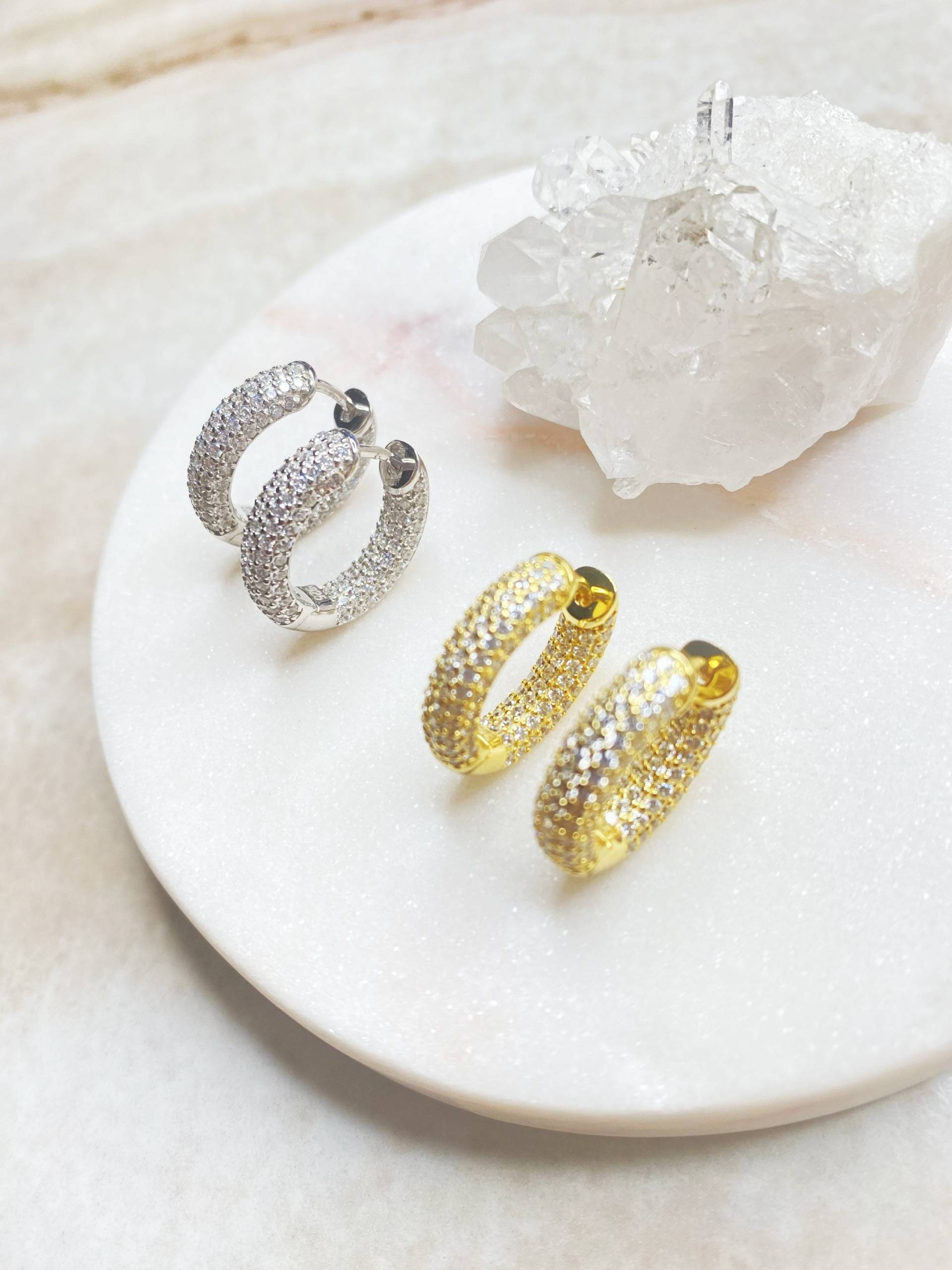 Huggie Hoop Ohrringe, 925 Sterling Silber, 14K Vergoldet, Zierliche Jahrestag Geschenke, Muttertagsgeschenk Huggie Hoop Ohrringe, 925 Sterling Silber, 14K Vergoldet, Zierliche Jahrestag Geschenke, Muttertagsgeschenk von RetroMoonJewels