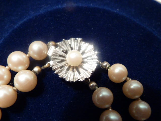 Perlenkette/Uromas Modeschmuck Doppelreihig von RetroRauschen