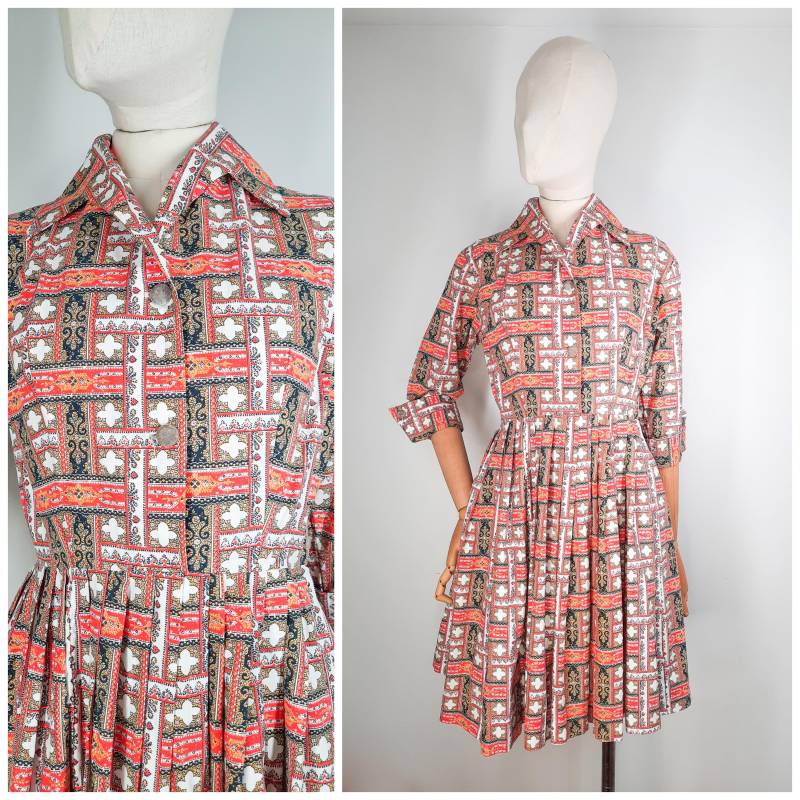 Vintage 40Er Jahre Rot-Weißes Paisley Karo Baumwollkleid Vintage 40Er Jahre Rot-Weißes Paisley Karo Baumwollkleid von RetroRouteVintage