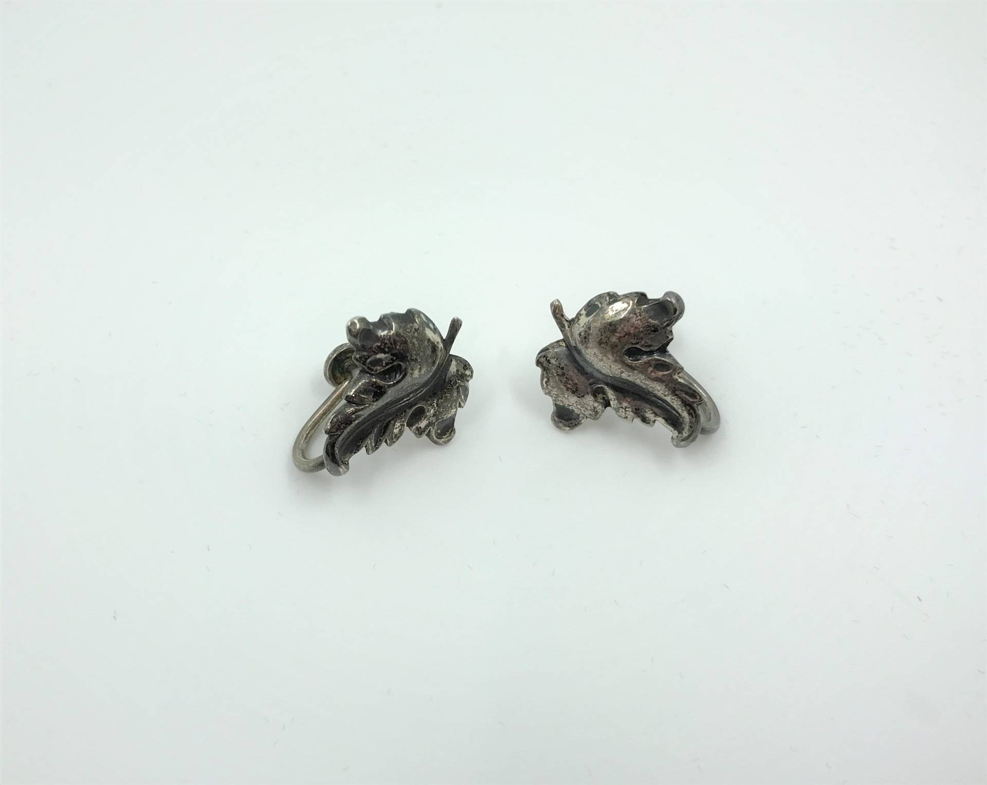 Vintage Sterling Silber Blatt Schraube Rücken - 3D Clip Auf Ohrringe Mit Blättern Circa 1950 S Natur-Thema Vintage Sterling Silber Blatt Schraube Rücken - 3D Clip Auf Ohrringe Mit Blättern Circa 1950 S Natur-Thema von RetroSiren
