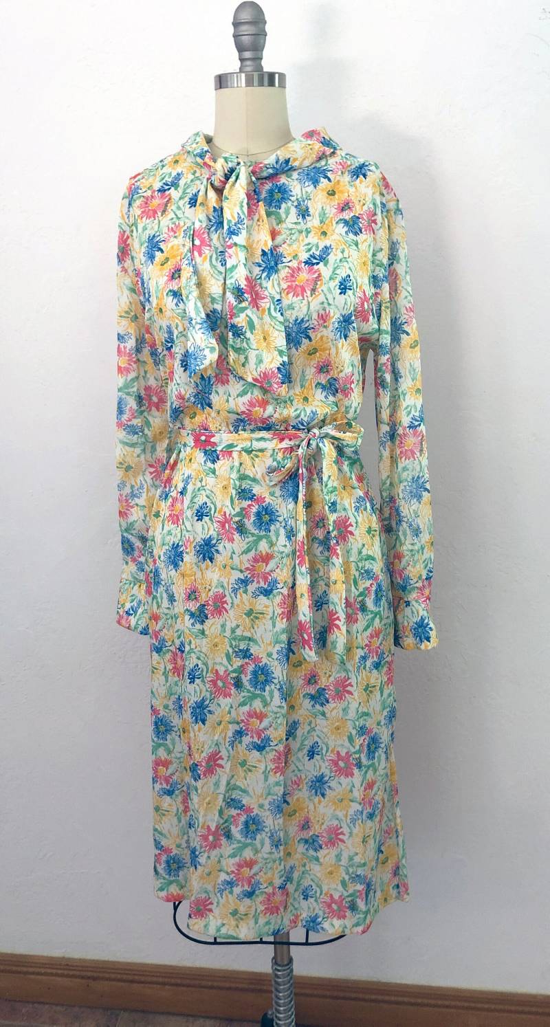 1960S Florales Kleid Mit Schürze Pastel Flower Power Mod, Größe L von RetroSuzysVintage