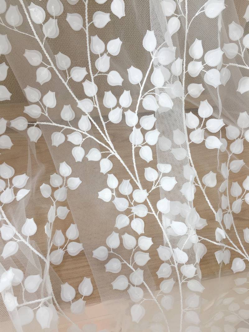 Ausgefallene 3D Blütenblätter Blume Brautkleid Spitzenstoff Panel Brautschleier in Off White Ausgefallene 3D Blütenblätter Blume Brautkleid Spitzenstoff Panel Brautschleier in Off White von Retrolace