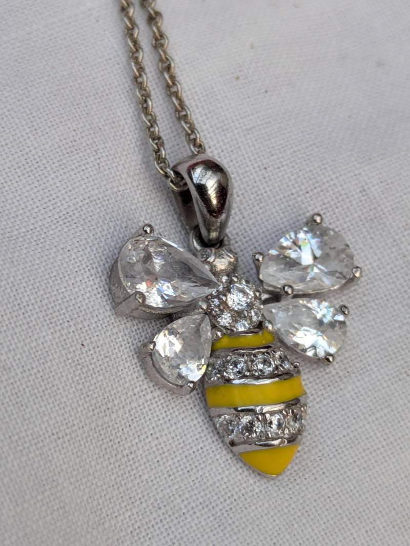 Süßes Sterlingsilber Bienchen Mit Blinkenden Kristallen von RetromaniaDE