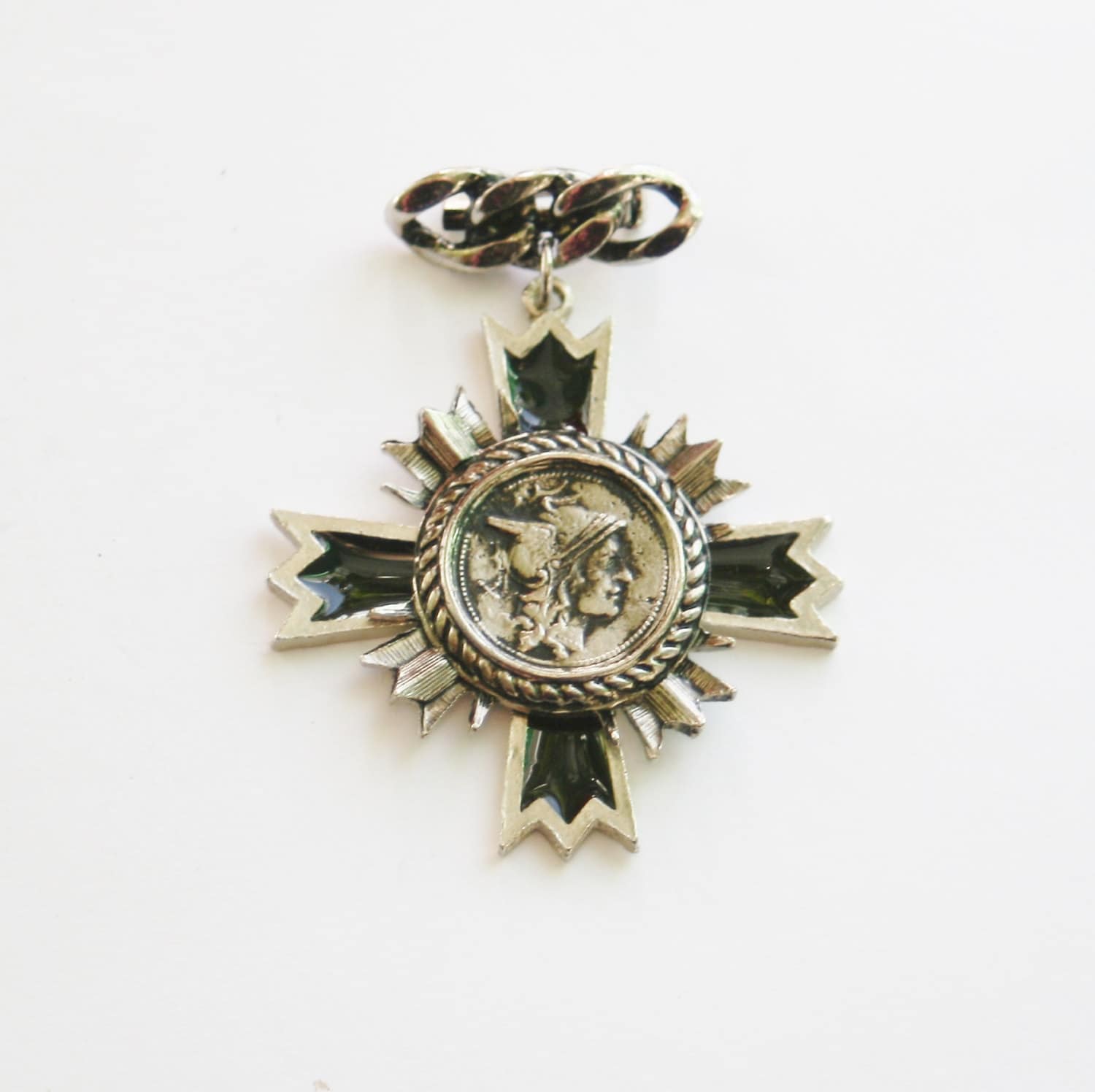 1980S Versilberte Penny Medal Brosche - Made in England 1980S Versilberte Penny Medal Brosche - Made in England von RetroroxJewellery