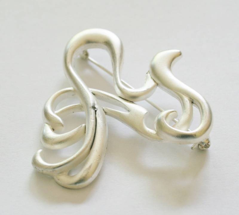 1990S Abstrakte Matte Silber Brosche - Made in Uk von RetroroxJewellery