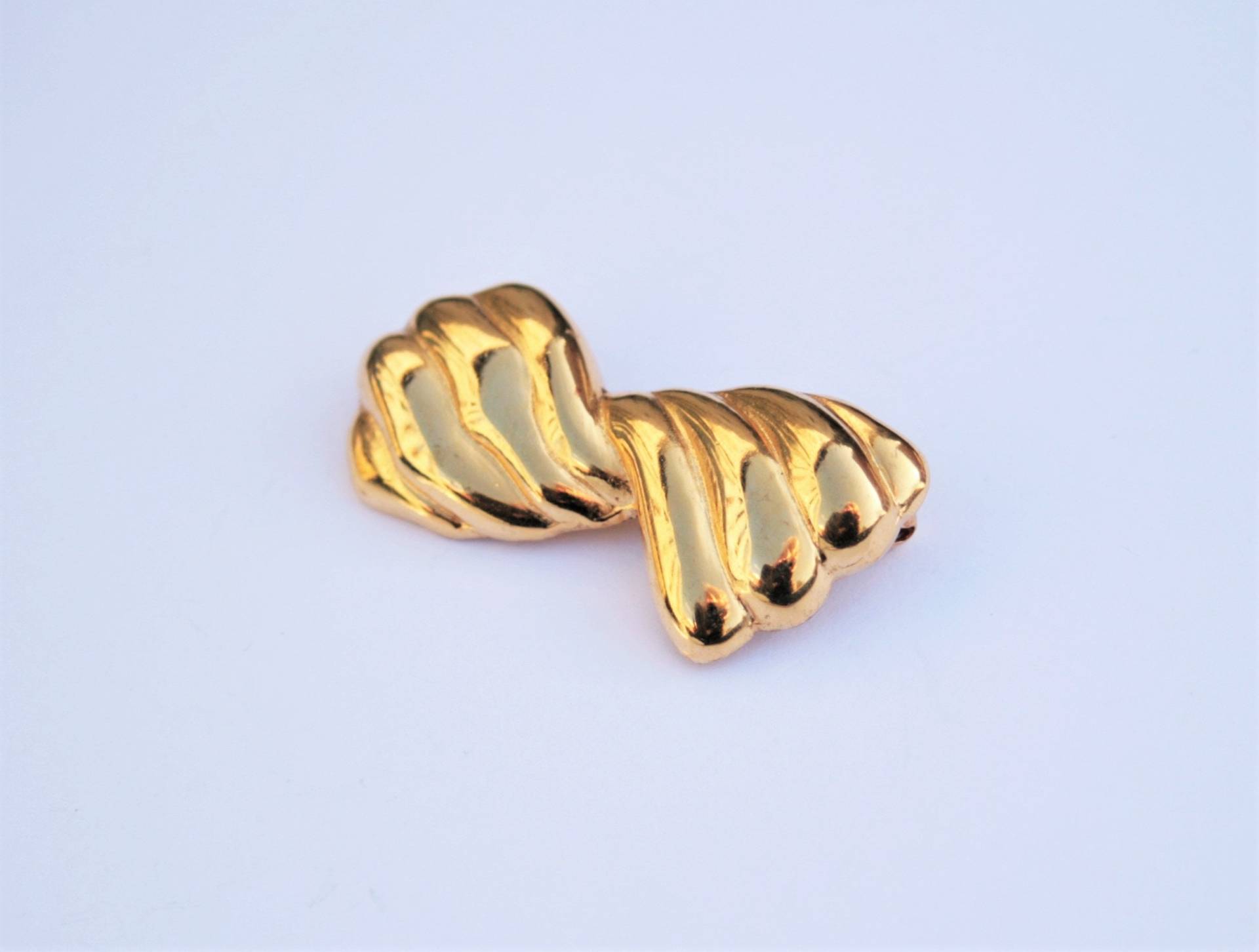 1990S Schleifen-Brosche Vergoldet Abstrakter Vintage Schmuck 1990S Schleifen-Brosche Vergoldet Abstrakter Vintage Schmuck von RetroroxJewellery