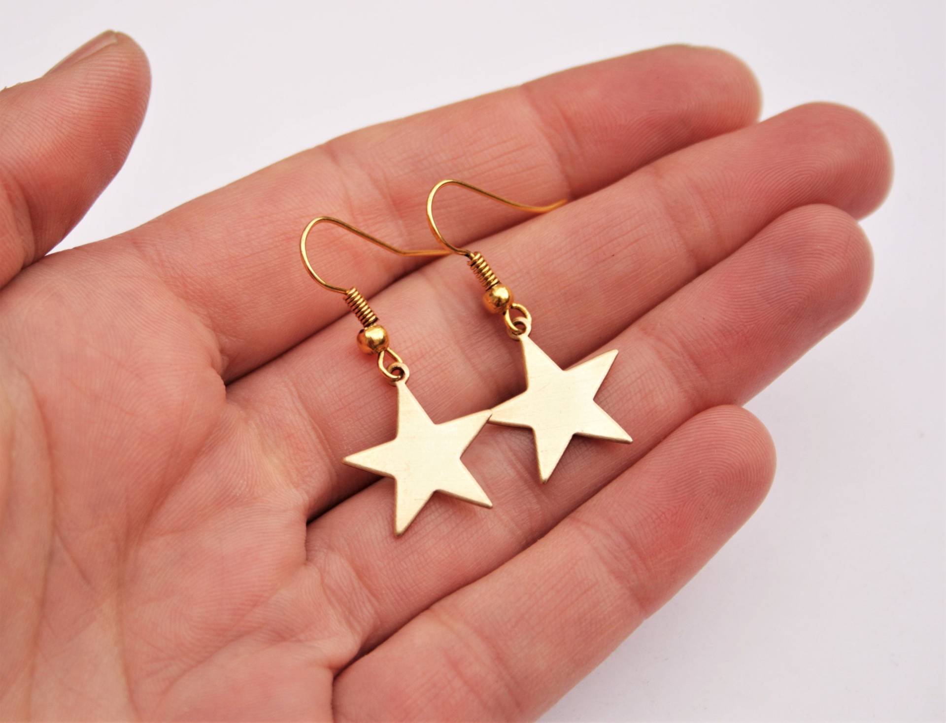 Gold Stern Ohrringe Vintage Messing Tropfen, Hergestellt in England von RetroroxJewellery