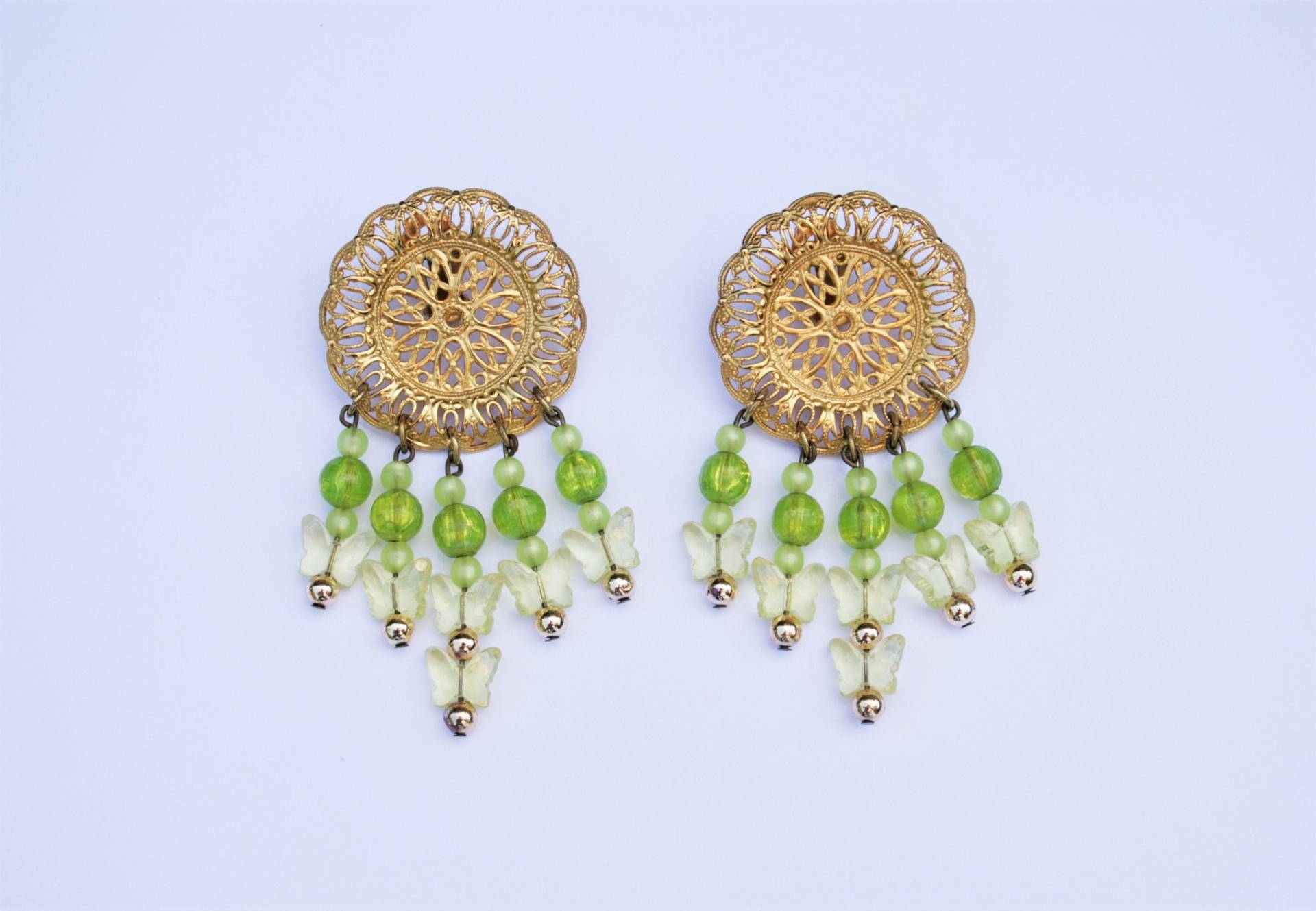 Große Filigrane Goldene Kronleuchter Ohrringe - Vintage Baumelnde Perlen Clip An Ohrringen Grüne Statement Retro/Boho von RetroroxJewellery
