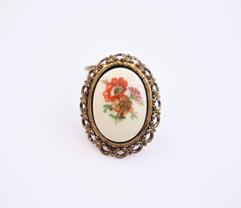 Vintage Blumen Cameo Schal-Clip Vergoldetes Accessoire Der 1960Er Jahre Vintage Blumen Cameo Schal-Clip Vergoldetes Accessoire Der 1960Er Jahre von RetroroxJewellery