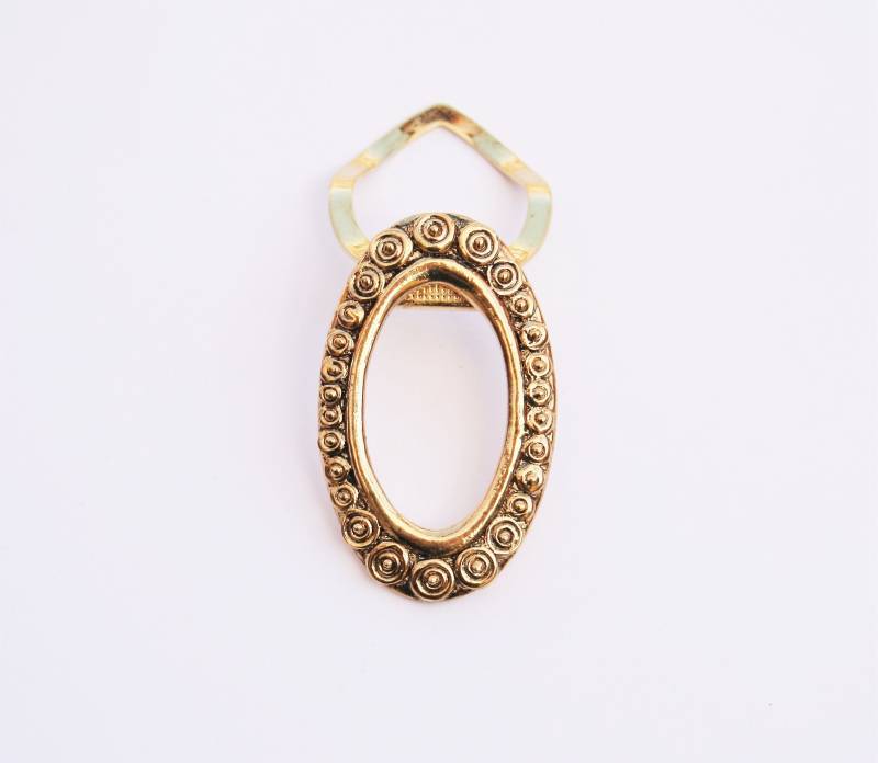 Vintage Gold Oval Schal Clip - Made in England Vintage Gold Oval Schal Clip - Made in England von RetroroxJewellery