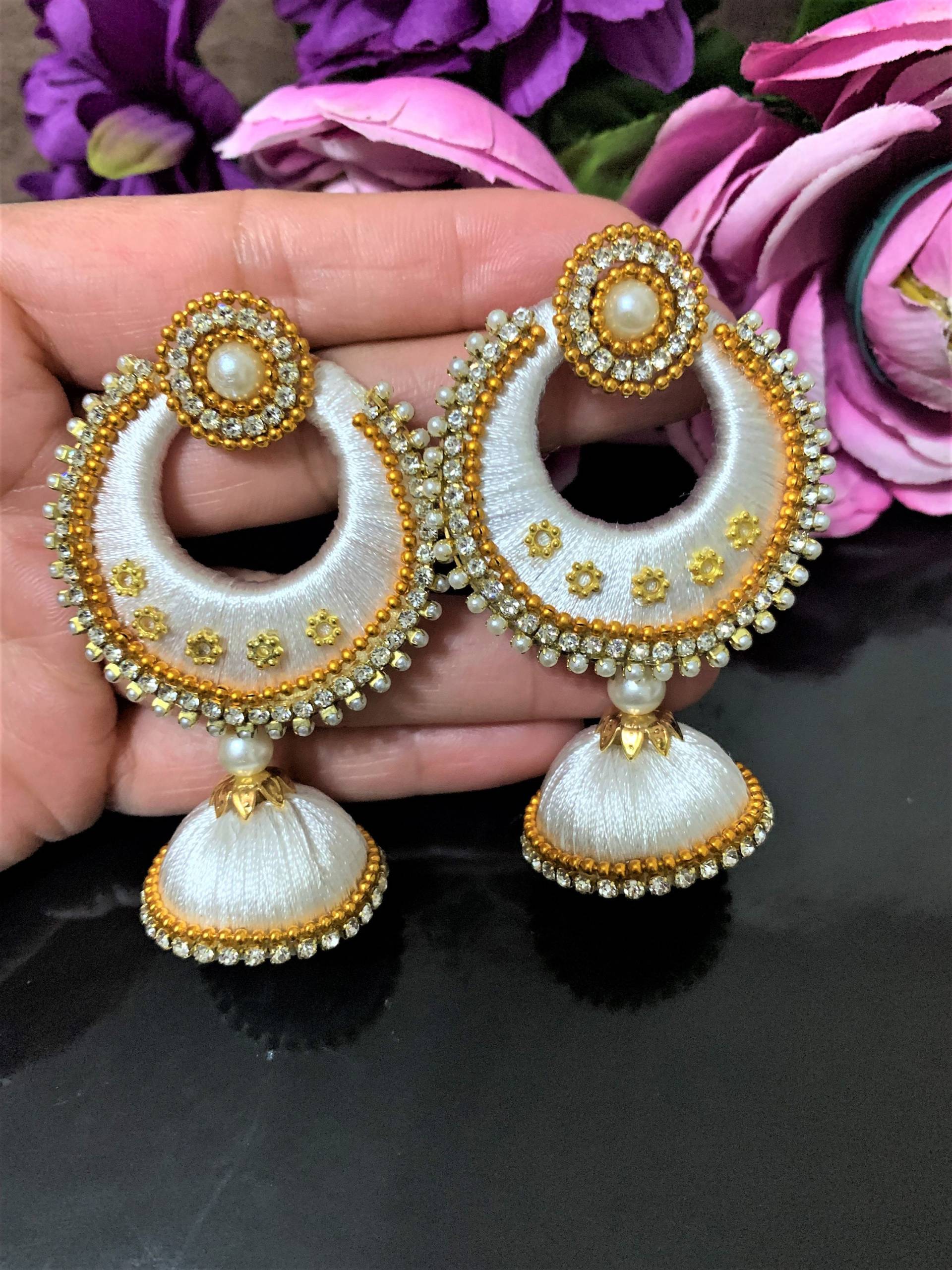 Designer Seidenfaden Gold Weiß Jhumka Ohrringe Schmuck Für Hochzeit Eid Navratri Kronleuchter Afghani Boho von Revajewellery