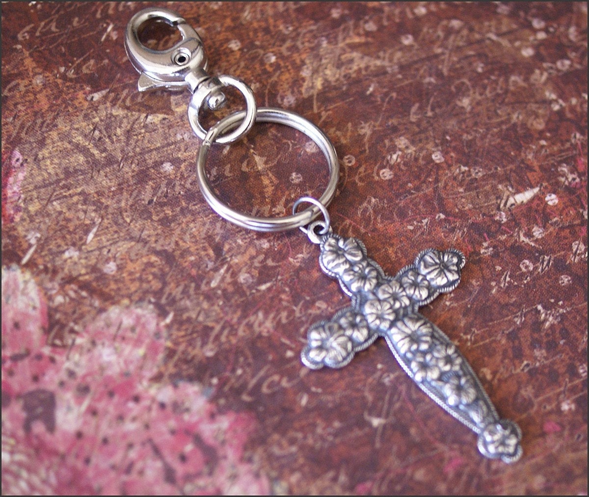 Blume Kreuz Keychain Zipper Pull - Wunderschöne Detaillierte Anhänger Perfekte Handtasche, Rucksack, Geldbörse, Diaper Bag Zubehör Von von RevelleRoseJewelry