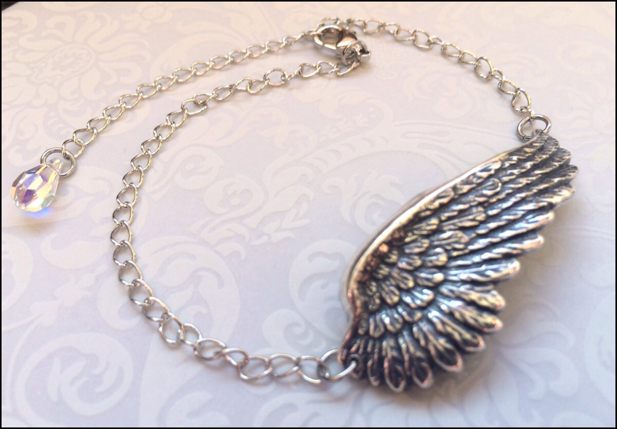 Engel-Flügel-Armband-Silber-Flügel-Schmuck, Engel Flügel Anhänger, Swarovski Kristall Akzent, Perfektes Geschenk Für Ihre Adjustable Armband, Silber von RevelleRoseJewelry