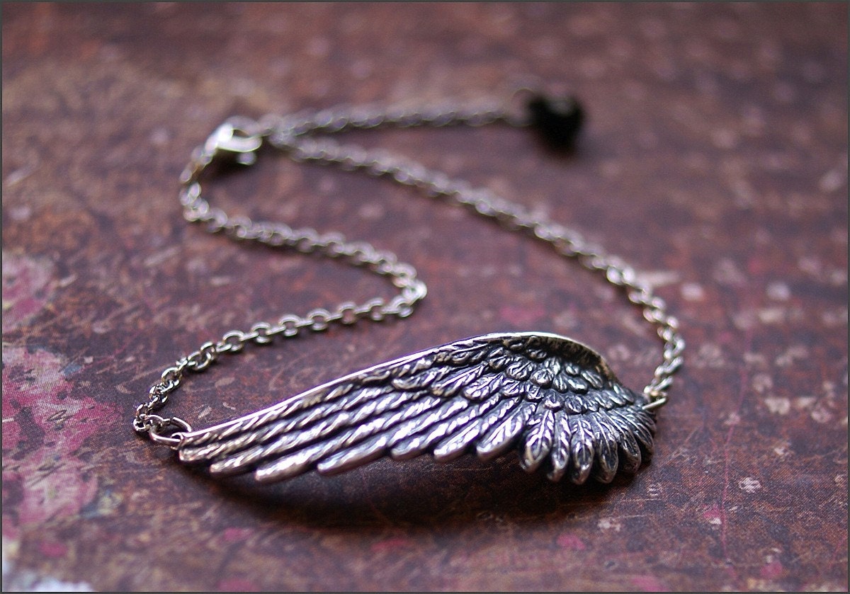 Engel Flügel Armband ~ Silberschmuck Flügel, Engelsflügel Anhänger Geschmückt W/Swarovski Kristall, Perfekte Geschenk Mutter, Tochter von RevelleRoseJewelry