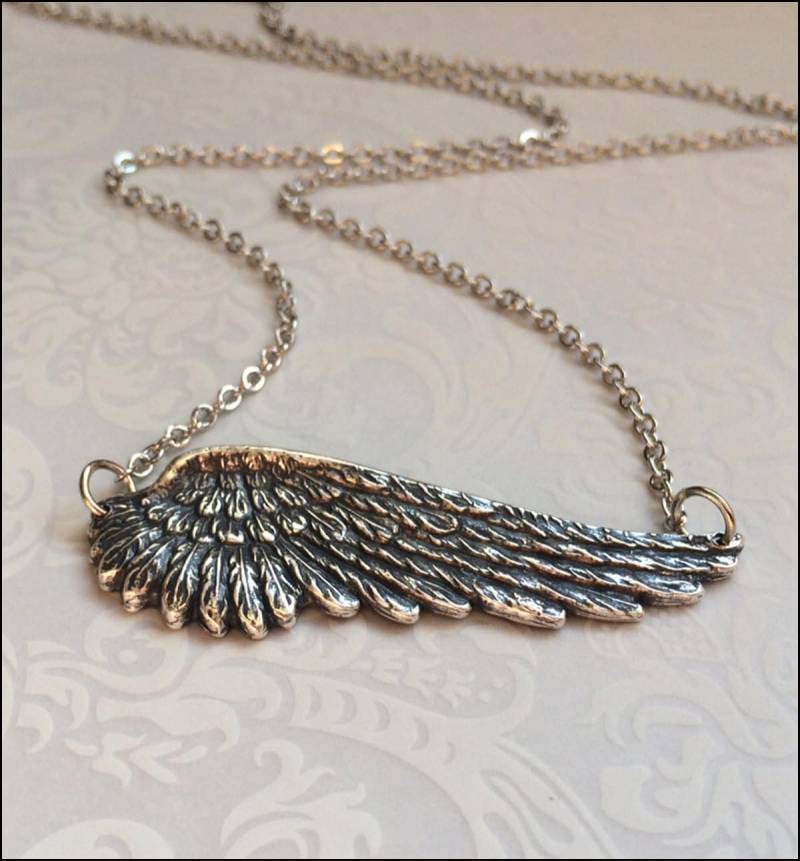 Engel Flügel Halskette ~ Seitlich Silber Schmuck, Feder Halskette, Schutzengel Seitlich Anhänger, Perfektes Geschenk Für Sie von RevelleRoseJewelry