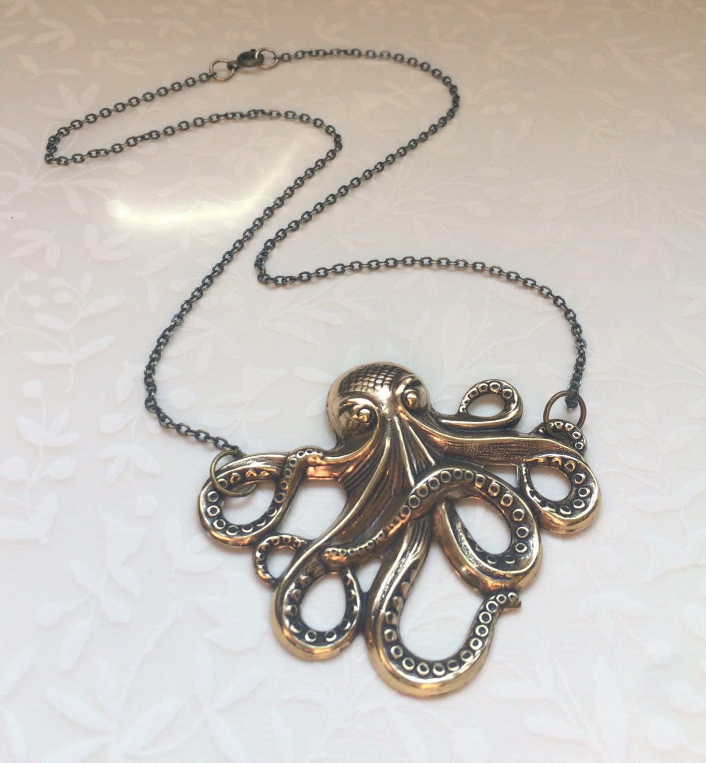 Messing Octopus Halskette-Große Krake, Goldene Schmuck, Große Anhänger Halskette, Steampunk Halskette Geschenk Für Sie Messing Octopus Halskette-Große Krake, Goldene Schmuck, Große Anhänger Halskette, Steampunk Halskette Geschenk Für Sie von RevelleRoseJewelry
