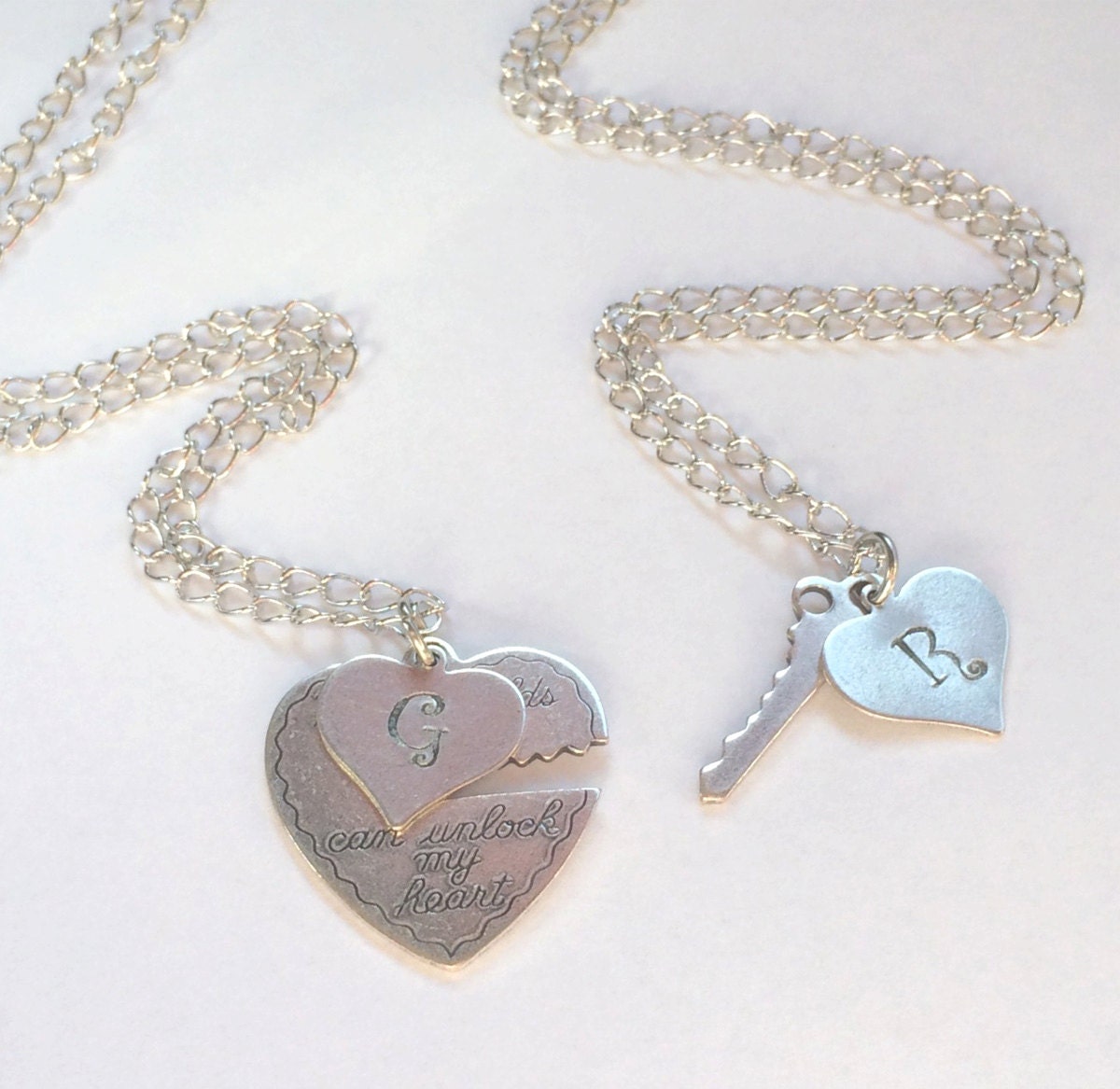 Personalisierte Initial Halskette-Key To My Heart Halskette~Paare Halskette, Freund/Freundin Schmuck, Er, Der Den Schlüssel Hält Halskette Set von RevelleRoseJewelry