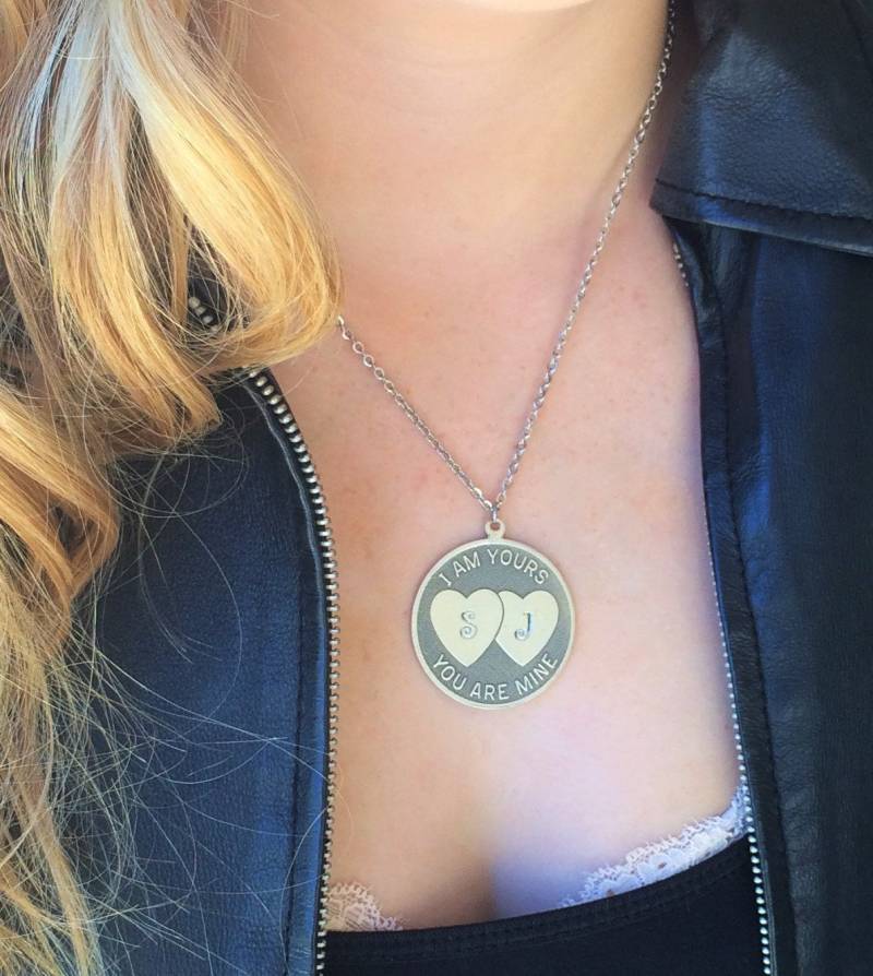 Paar Halskette - Silber Herz Halskette, Personalisierte Schmuck, Handgestempelt Erste Monogramm von RevelleRoseJewelry