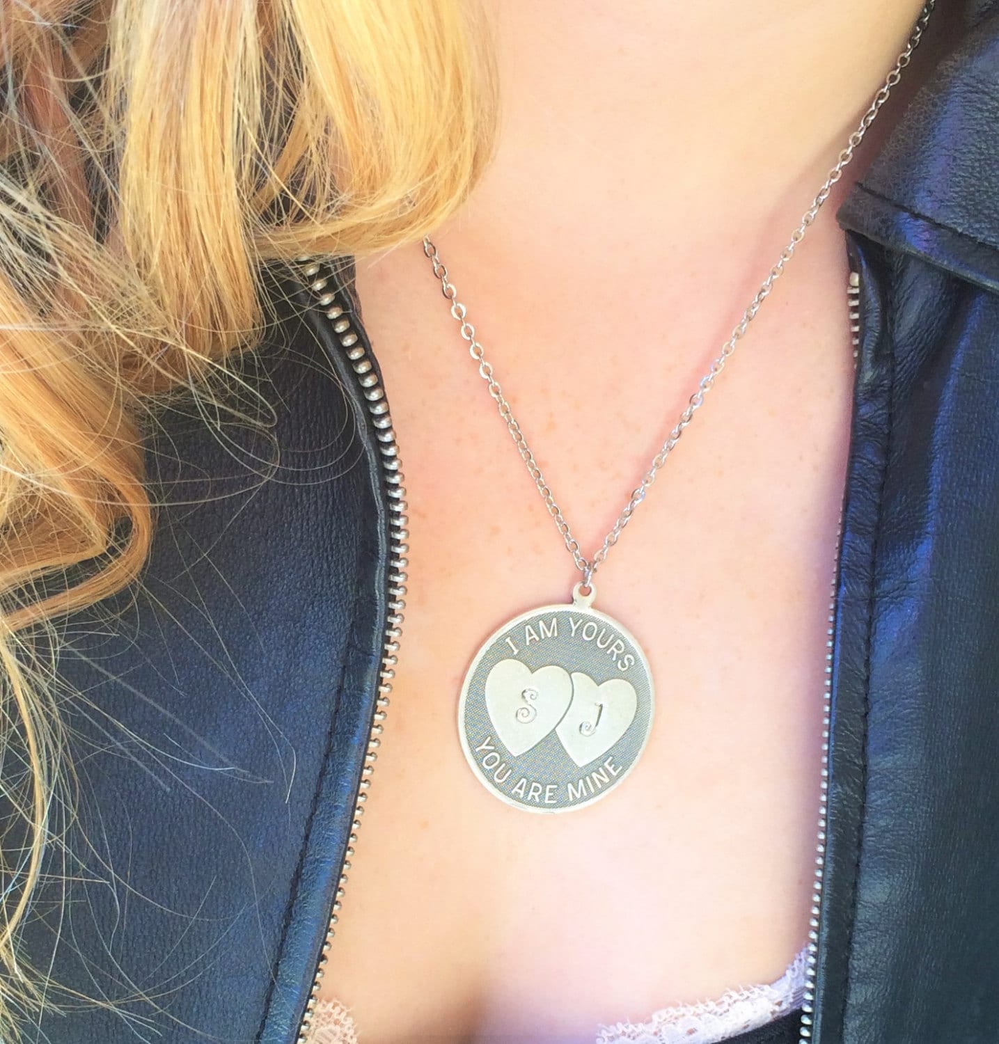 Personalisierte Paar Halskette-Silber Anfang Halskette, Freund Freundin Schmuck, Paar Anhänger Hochzeit, Jubiläum Geschenk Personalisierte Paar Halskette-Silber Anfang Halskette, Freund Freundin Schmuck, Paar Anhänger Hochzeit, Jubiläum Geschenk von RevelleRoseJewelry