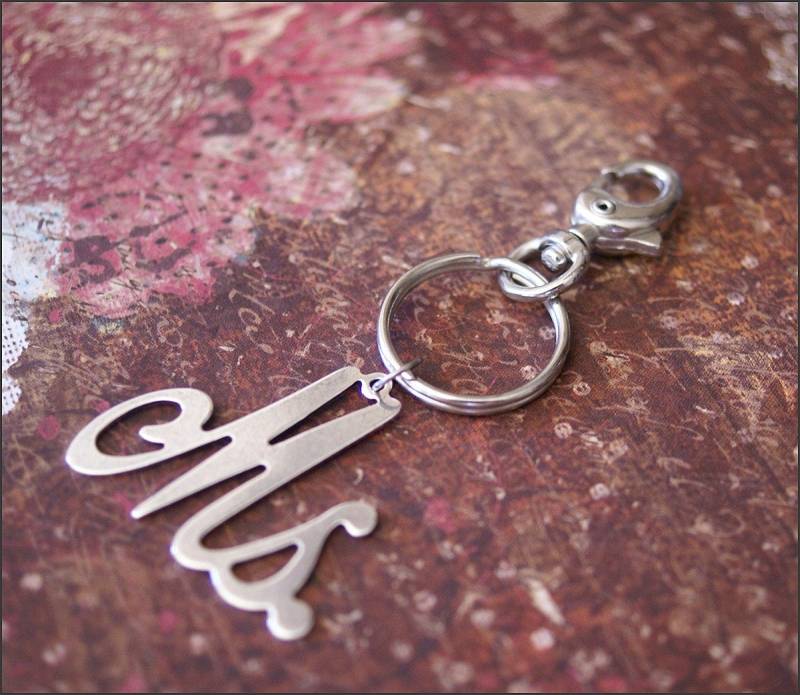 Silber Anfängliche Keychain-Zipper Pull-Silber Ms.anhänger-Perfect Handtasche, Rucksack, Geldbörse Zubehör "Flirty" Von Revellerosejewelry von RevelleRoseJewelry