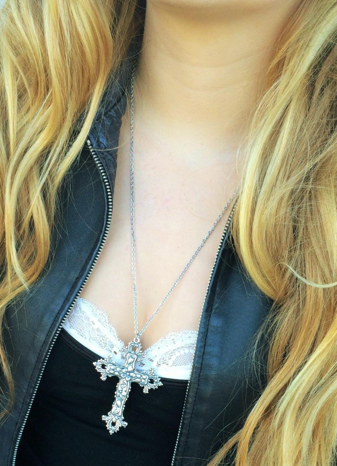 Silber Kreuz Halskette, Großes Kreuz, Christlicher Schmuck, Glaube Anhänger, Religiös, Goth Halskette von RevelleRoseJewelry