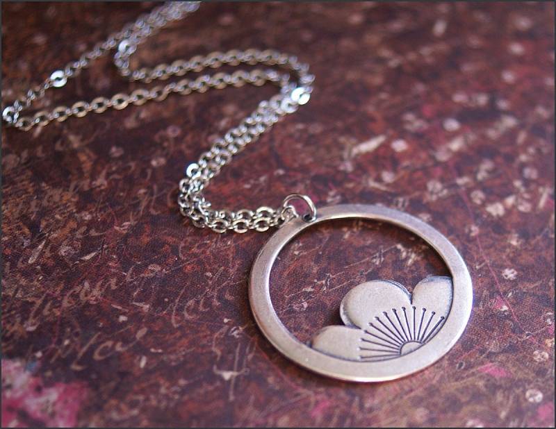 Silber Lotus Kette, Freundschaft, Glück Schmuck, Mama, Schwester, Beste Freundgeschenk, Verkauf, Verkauf von RevelleRoseJewelry