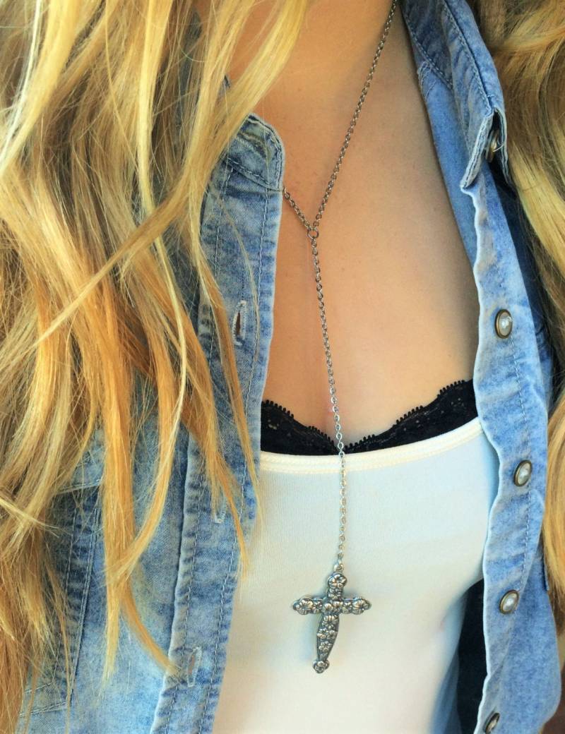 Y-Halskette-Y Lariat Halskette Silber, Cross Drop Halskette, Silber Floral Y-Halskette, Schöne Weibliche Y-Halskette Kreuz Glauben Schmuck von RevelleRoseJewelry