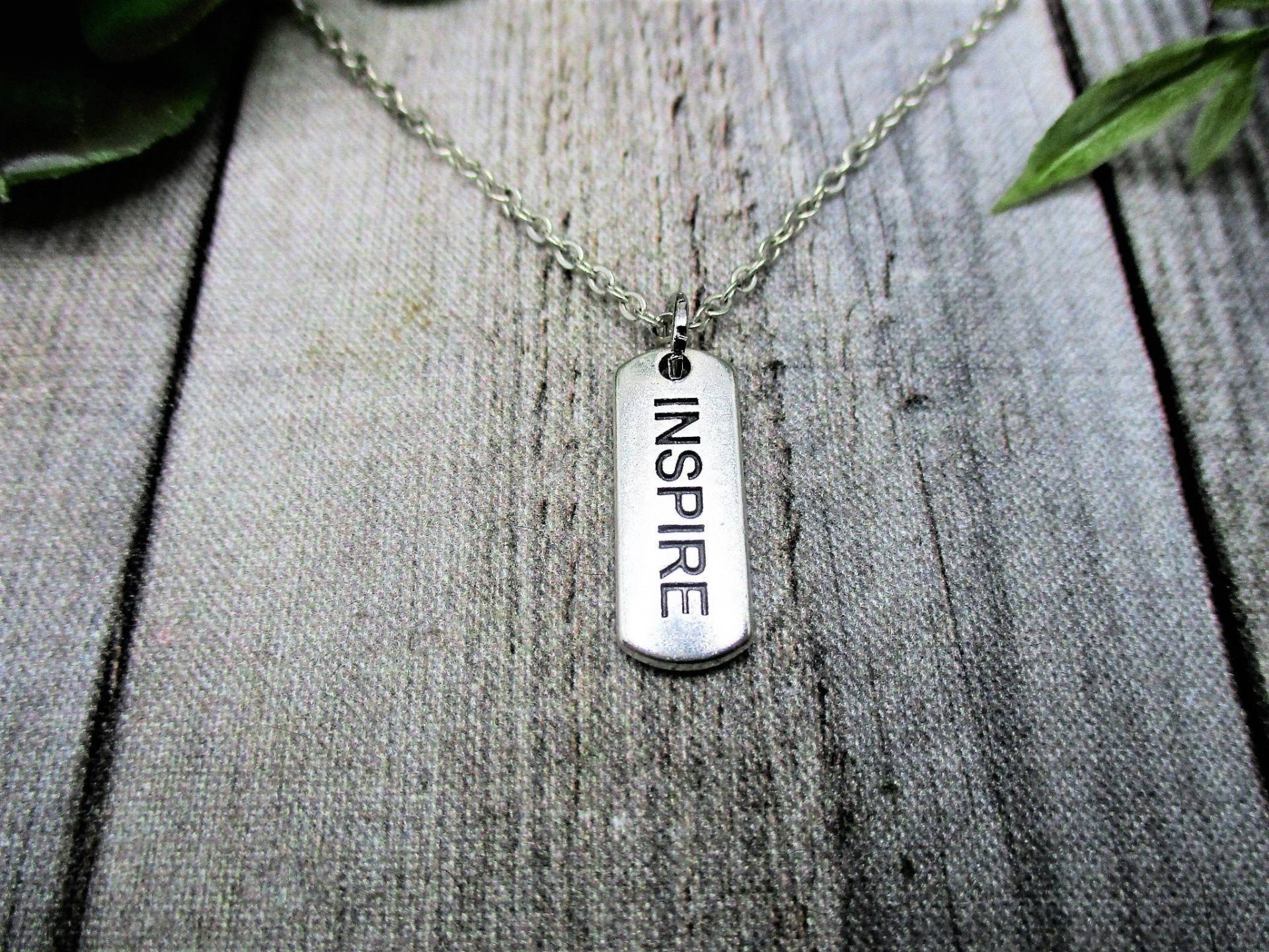 Inspire Halskette Motivationsschmuck Geschenke Für Sie/Ihn Inspirieren Schmuck von RevelryJewelry