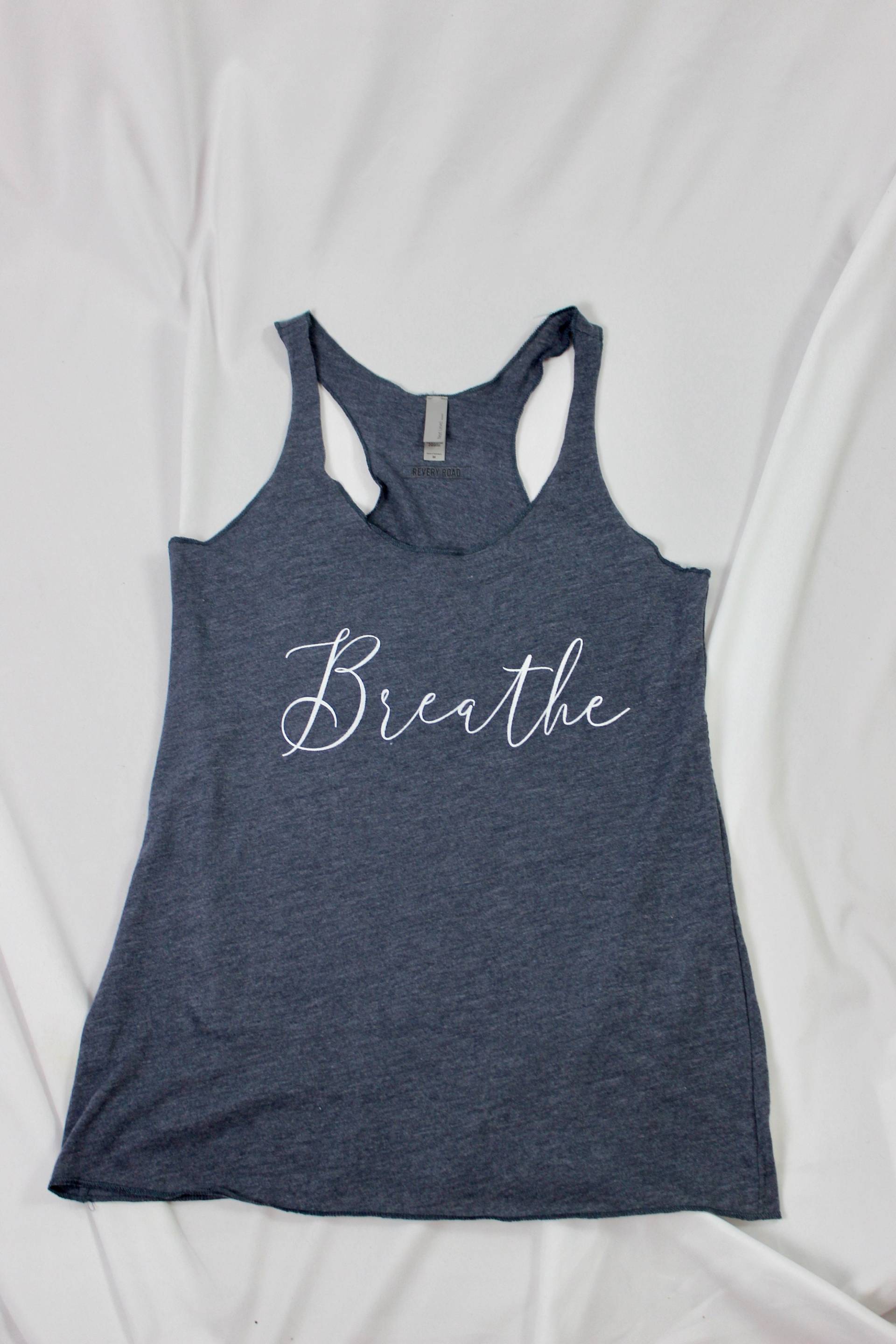 Atmen Tank Top Atmen Tank Top von ReveryRoad