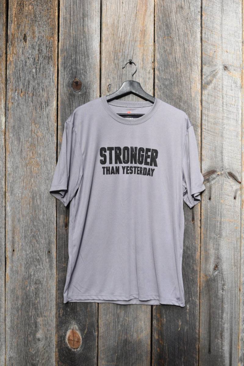 stärker | Herren Workout T-Shirt von ReveryRoad