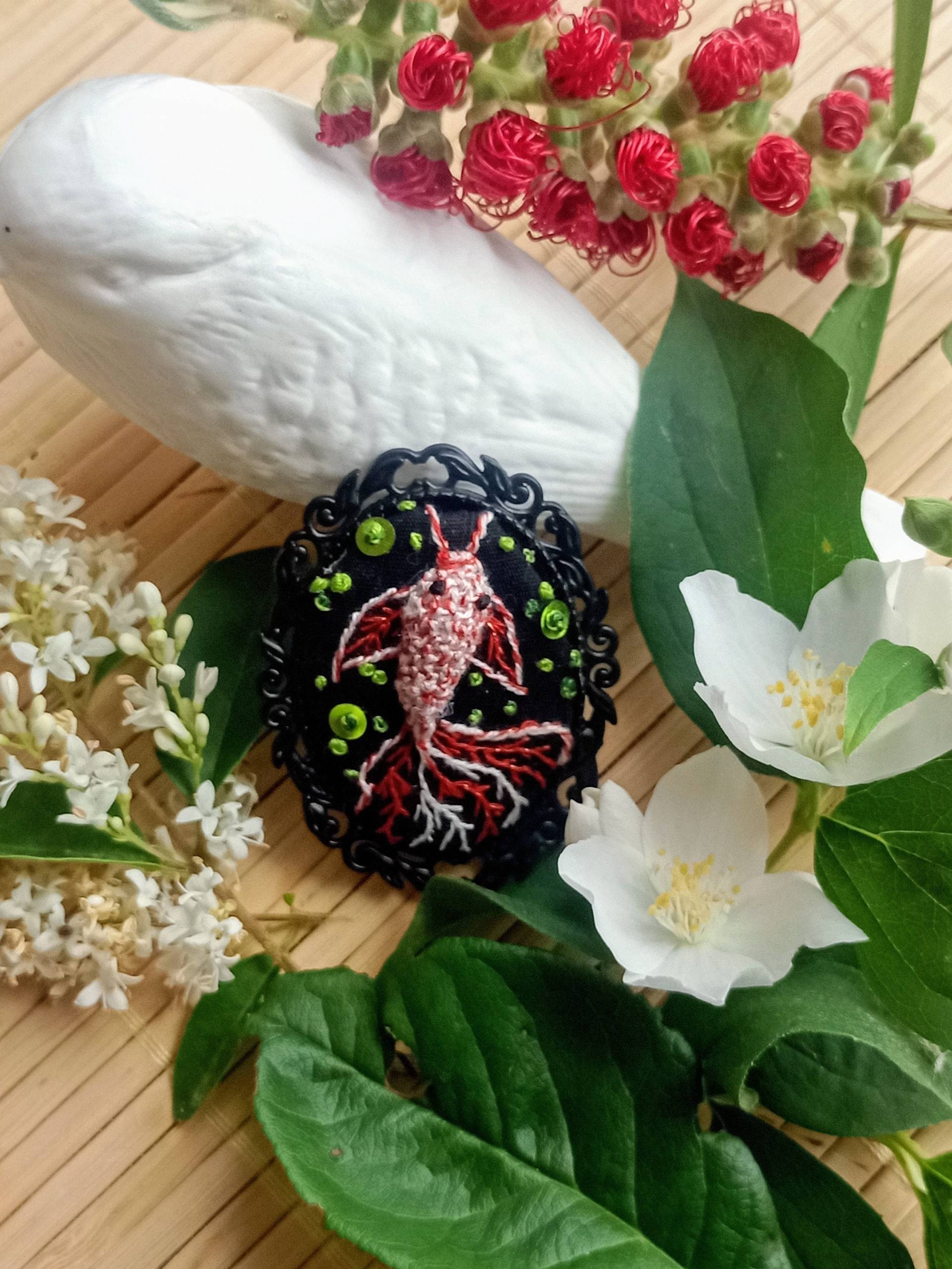 Handbestickte Koi-Karpfen-Brosche, Stickerei-Brosche, Handgefertigte Bestickte Brosche, Handgefertigter Schmuck, Geschenkidee Für Mama von RevesDeBroderies