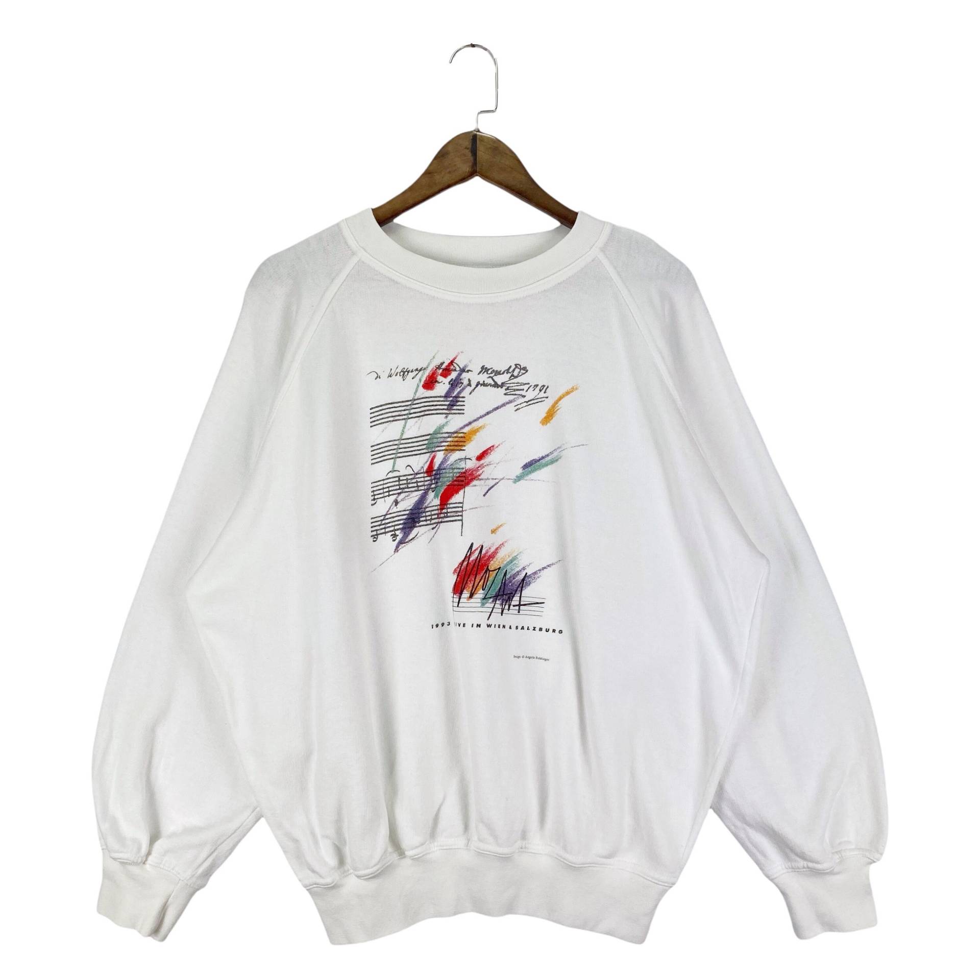 Vintage 1993 Mozart Live in Wien Und Salzburg Sweatshirt Crewneck Tribute Konzert Signature Pullover Größe L von RevivalModeWarehaus