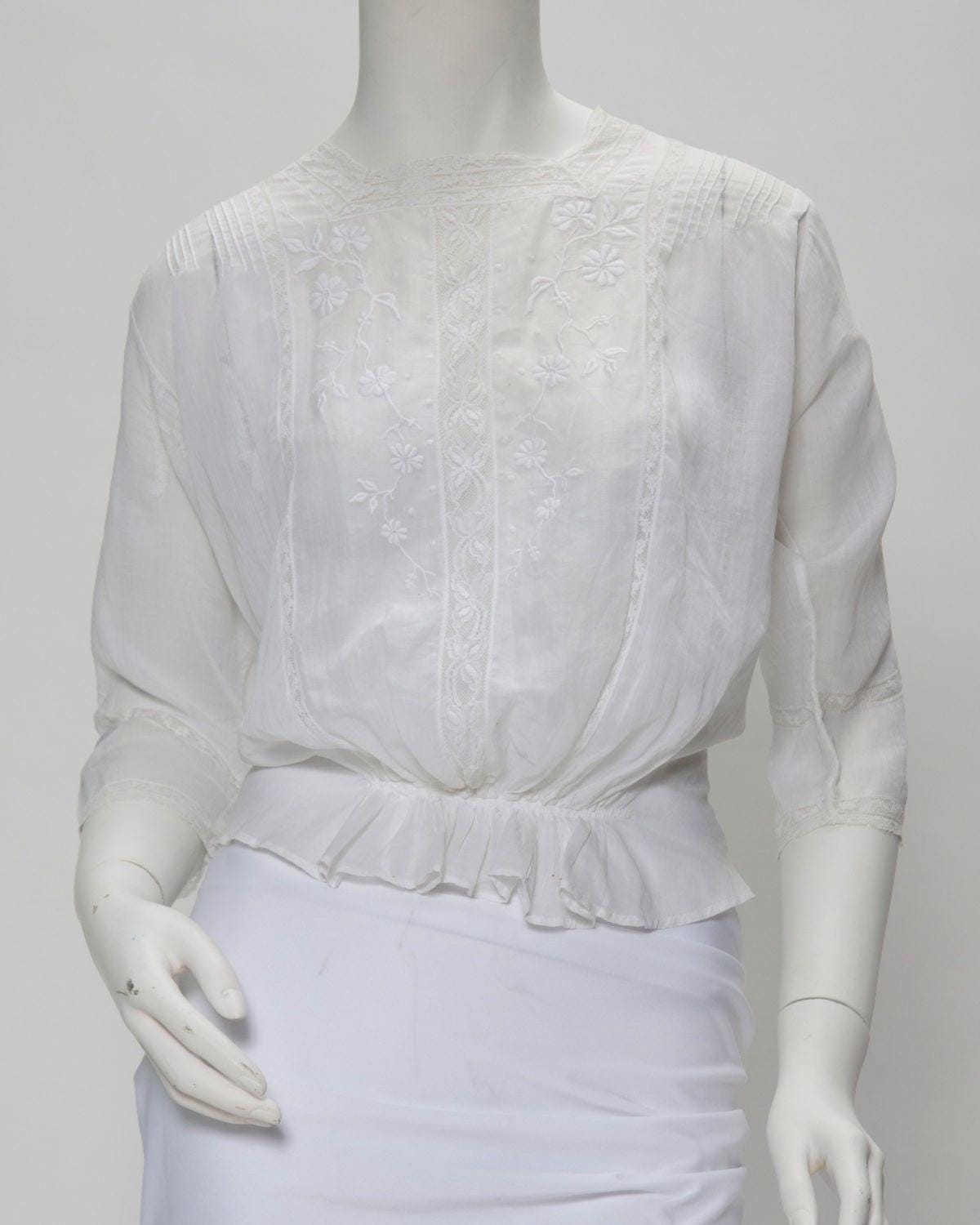 50Er Jahre Bluse Aus Feiner Baumwolle Revival Vintage Boutique 50Er Jahre Bluse Aus Feiner Baumwolle Revival Vintage Boutique von RevivalVintageBoutiq