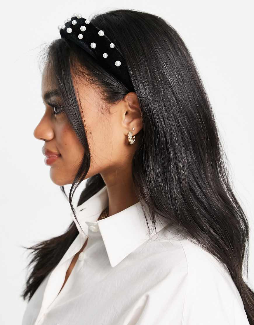 Revolution Hair - Samt-Haarreif in Schwarz mit Perlenbesatz-Keine Farbe von Revolution Hair