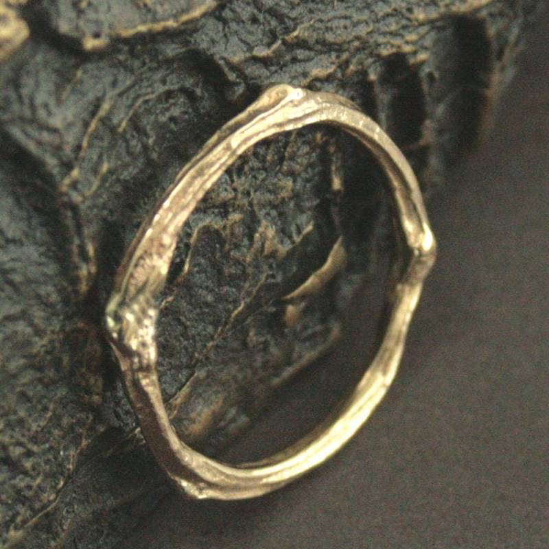 Band 14K Gold Zweigring Goldzweig Zweig Ehering Damen Zweigband Naturband Rustikaler von RevolutionBA