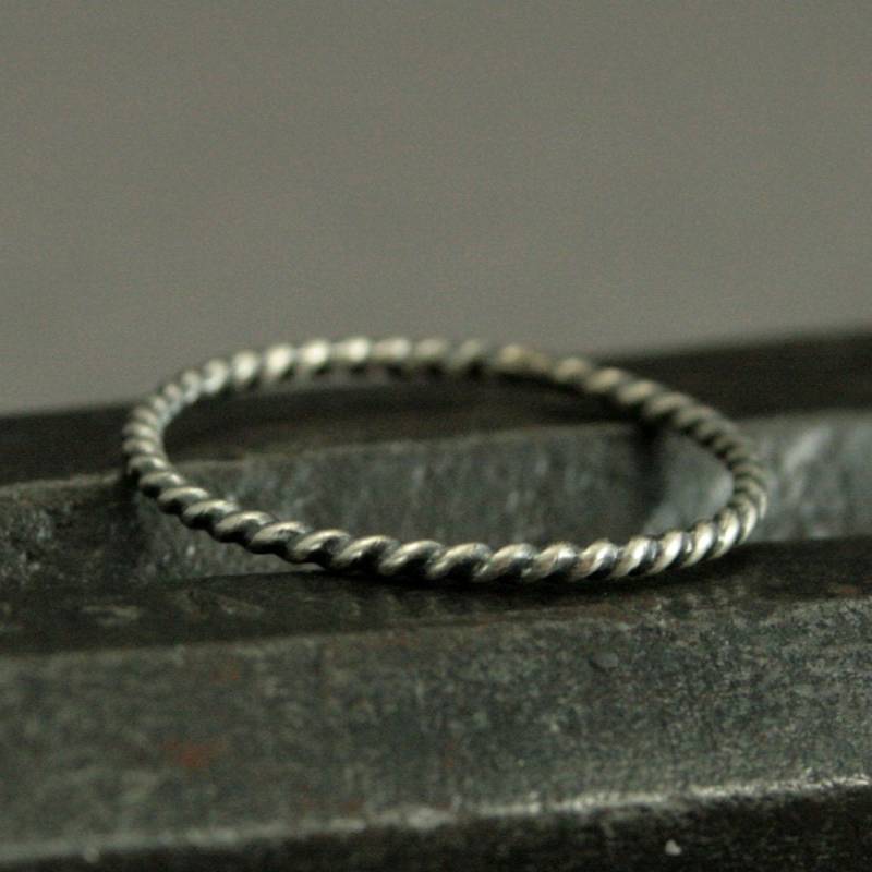 Mini Sterling Silber Twist Band 16 Gauge 1, 3 Mm Gedrehter Runddraht Ideal Für Die Anpassung An Ihre Stacking-Set Stacking Ring Textured von RevolutionBA