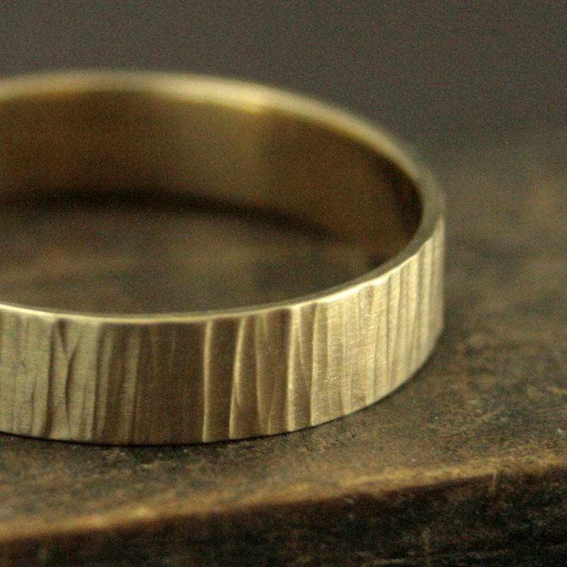 Rustikaler Herrenring Goldring Rindenring Rinde Gehämmert Ring Rustikal 5 Mm Baumband Outdoor-Ring von RevolutionBA